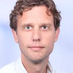 Dr. Bas Peters